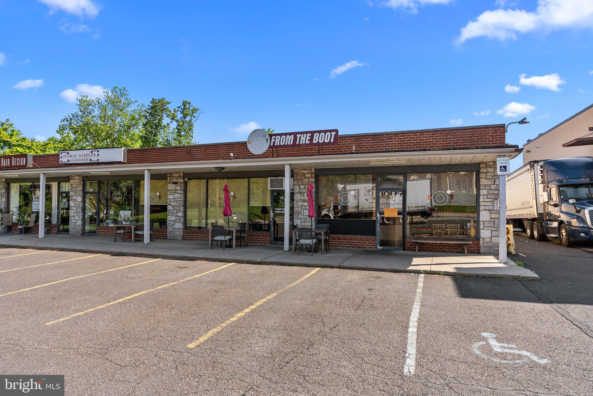 LAFAYETTE HILL - Commercial Sale