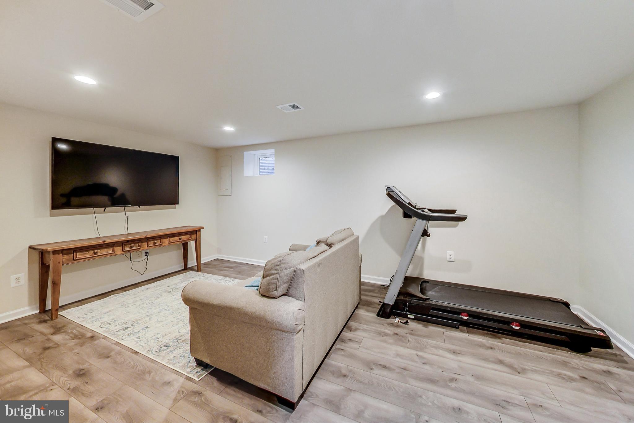 WOODMARK OF LAKE RIDGE - Residential