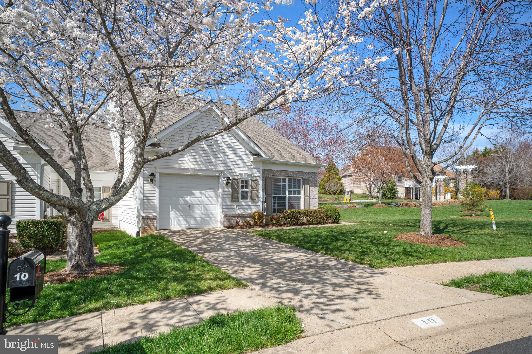 10 HARTFORD WAY 49-3