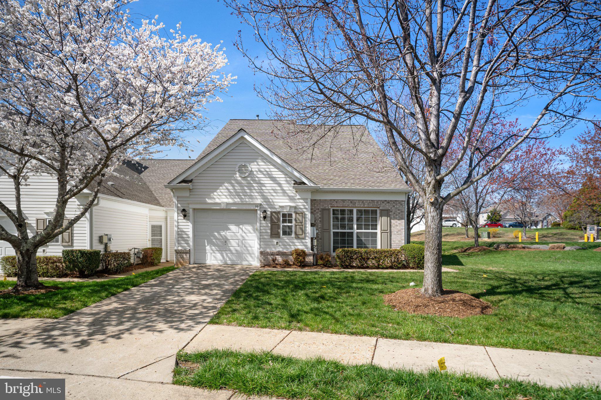 THE VILLAS AT FALLS RUN - Residential