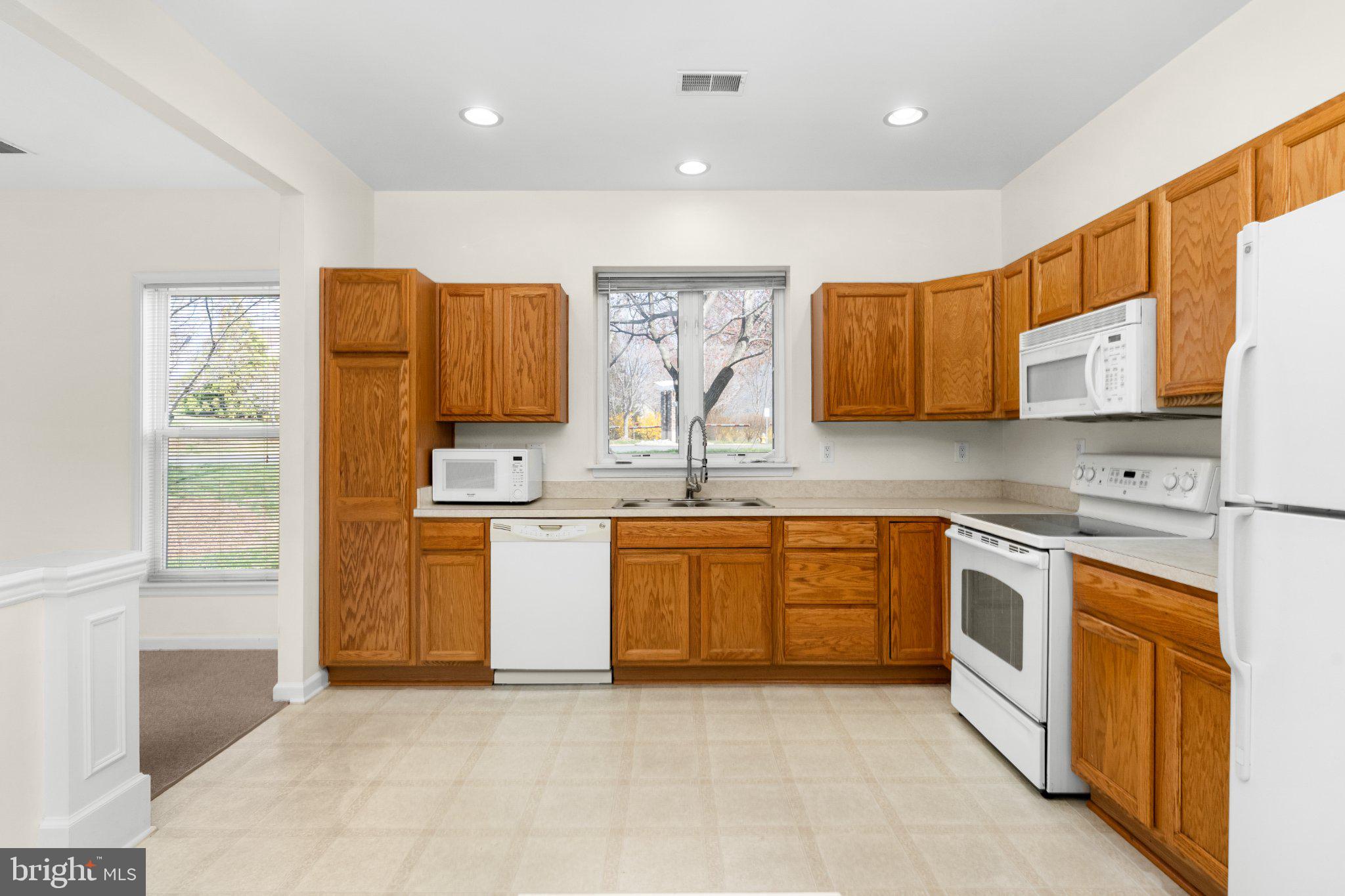 THE VILLAS AT FALLS RUN - Residential