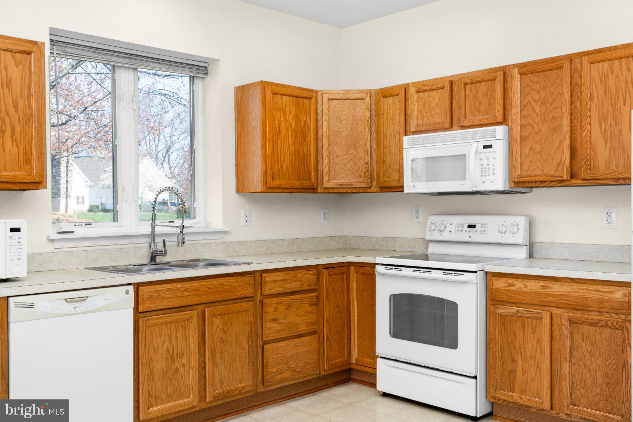 THE VILLAS AT FALLS RUN - Residential