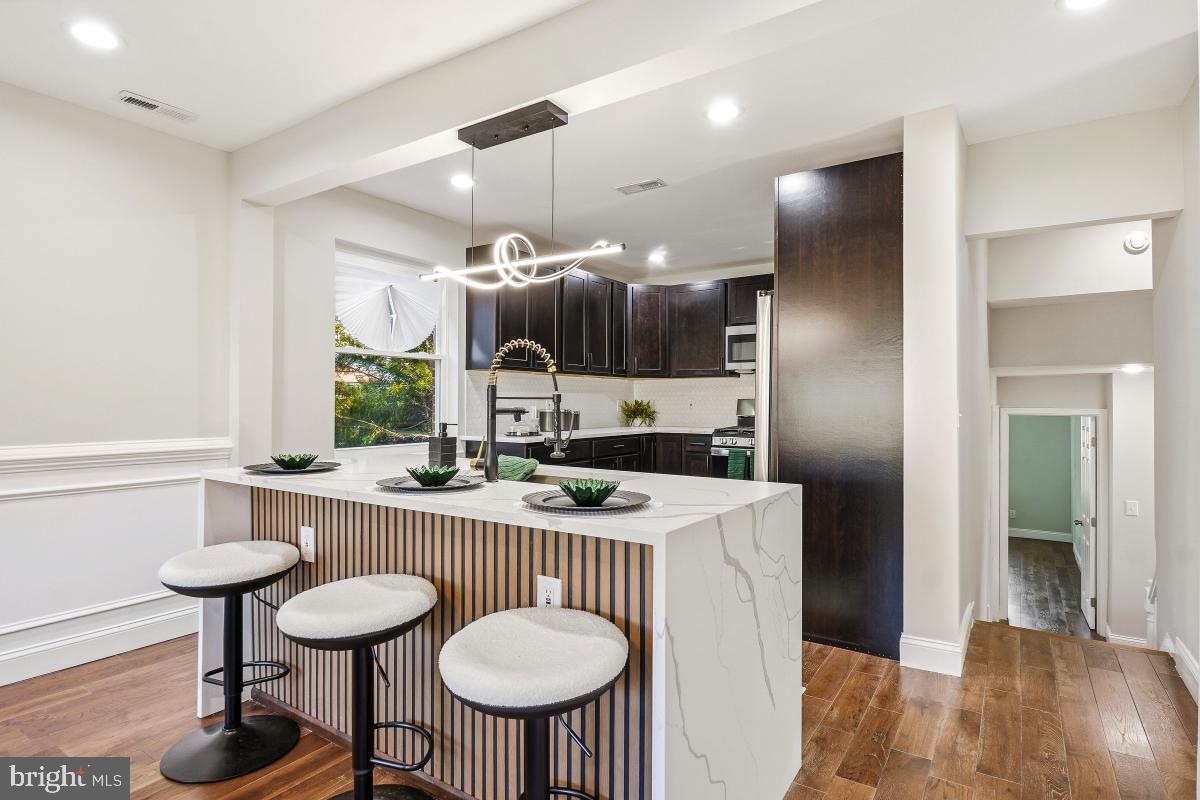 WOODSIDE PARK - Residential