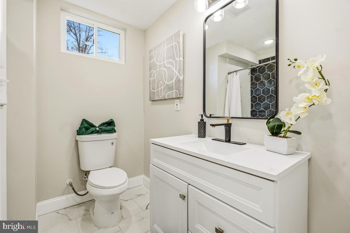 WOODSIDE PARK - Residential