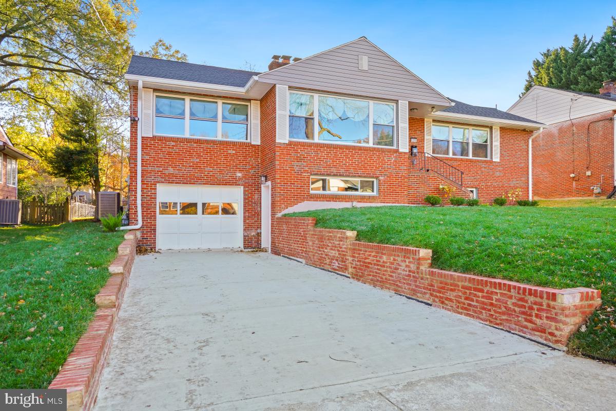 WOODSIDE PARK - Residential