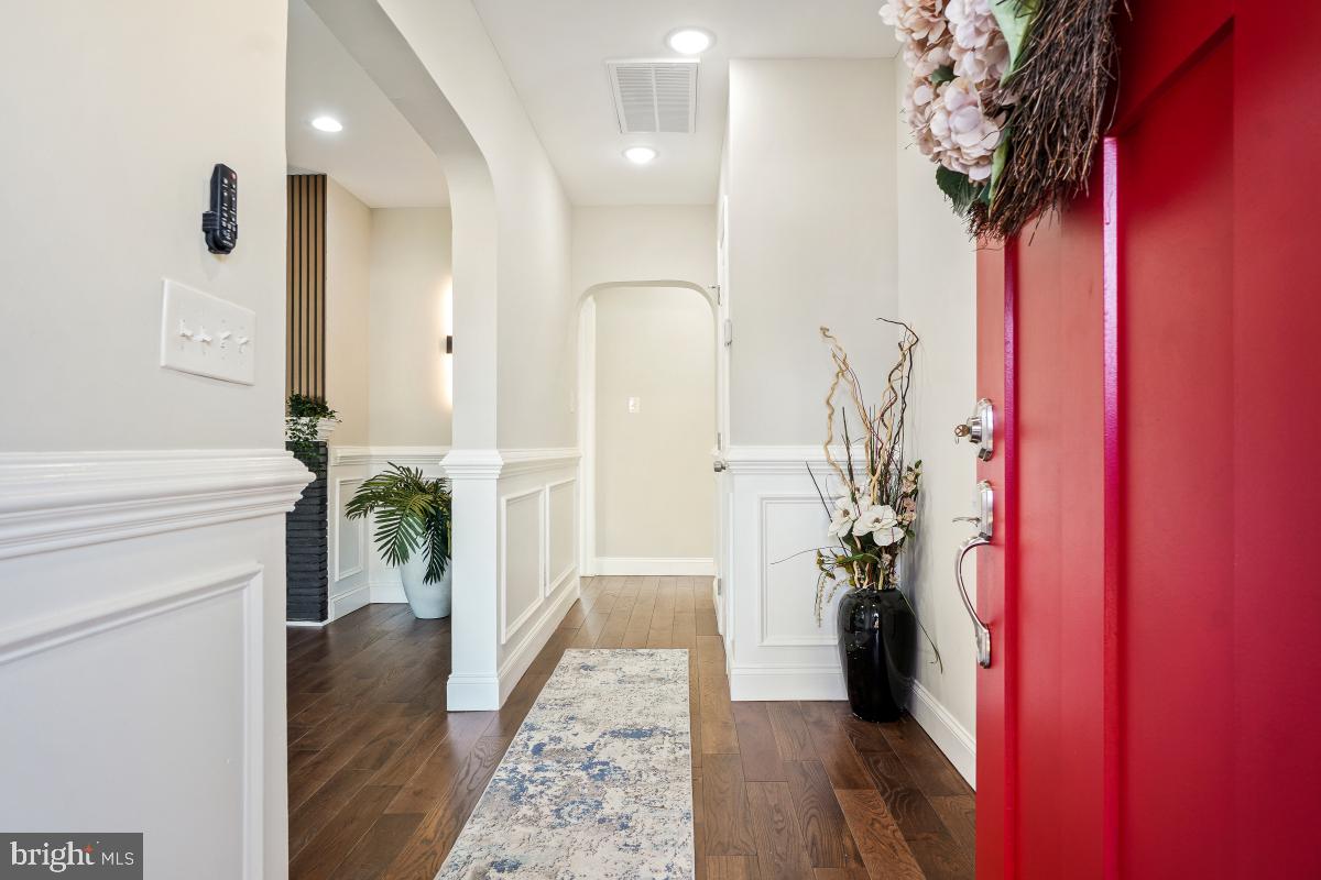 WOODSIDE PARK - Residential