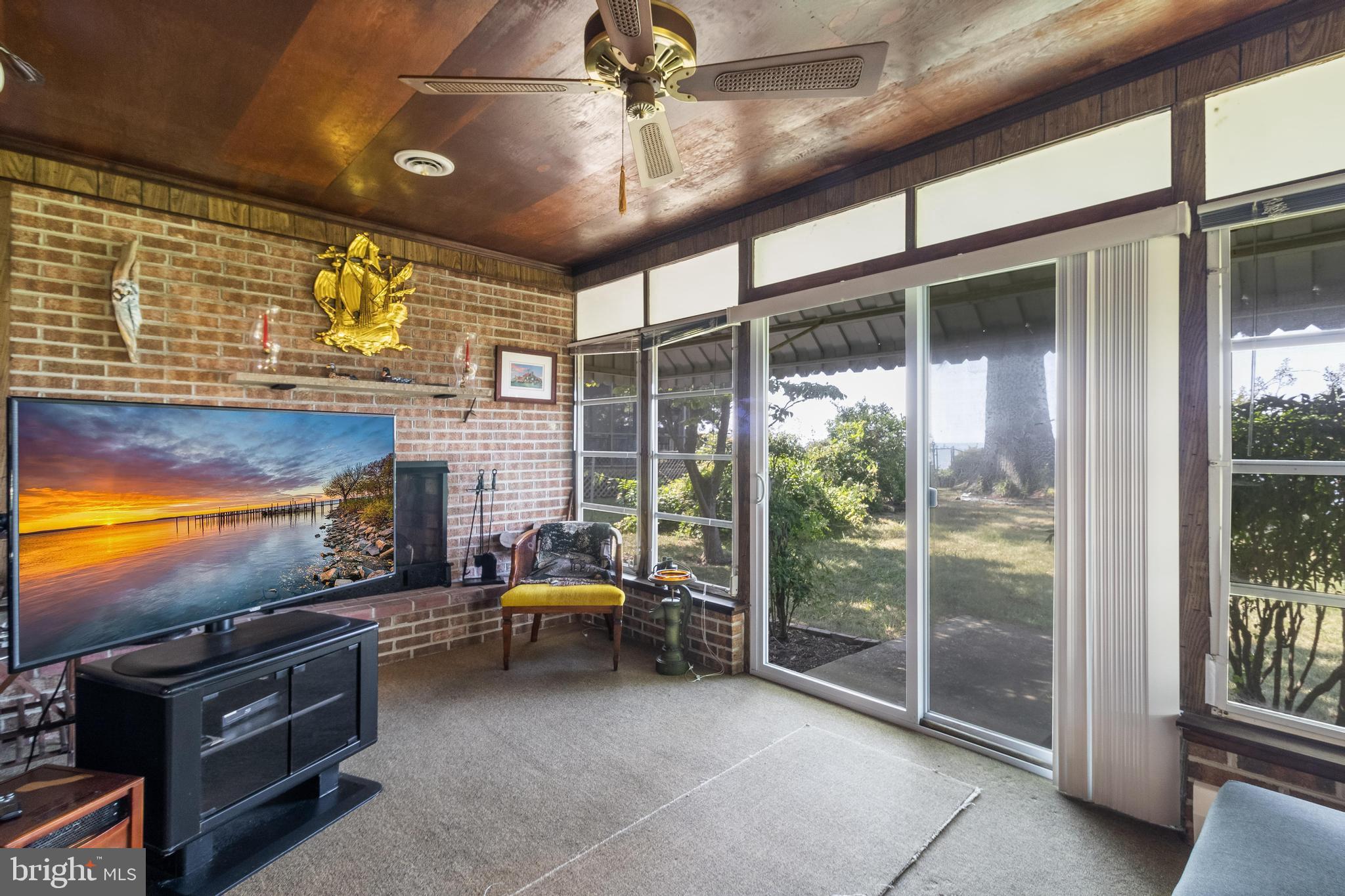 COBB ISLAND - Residential