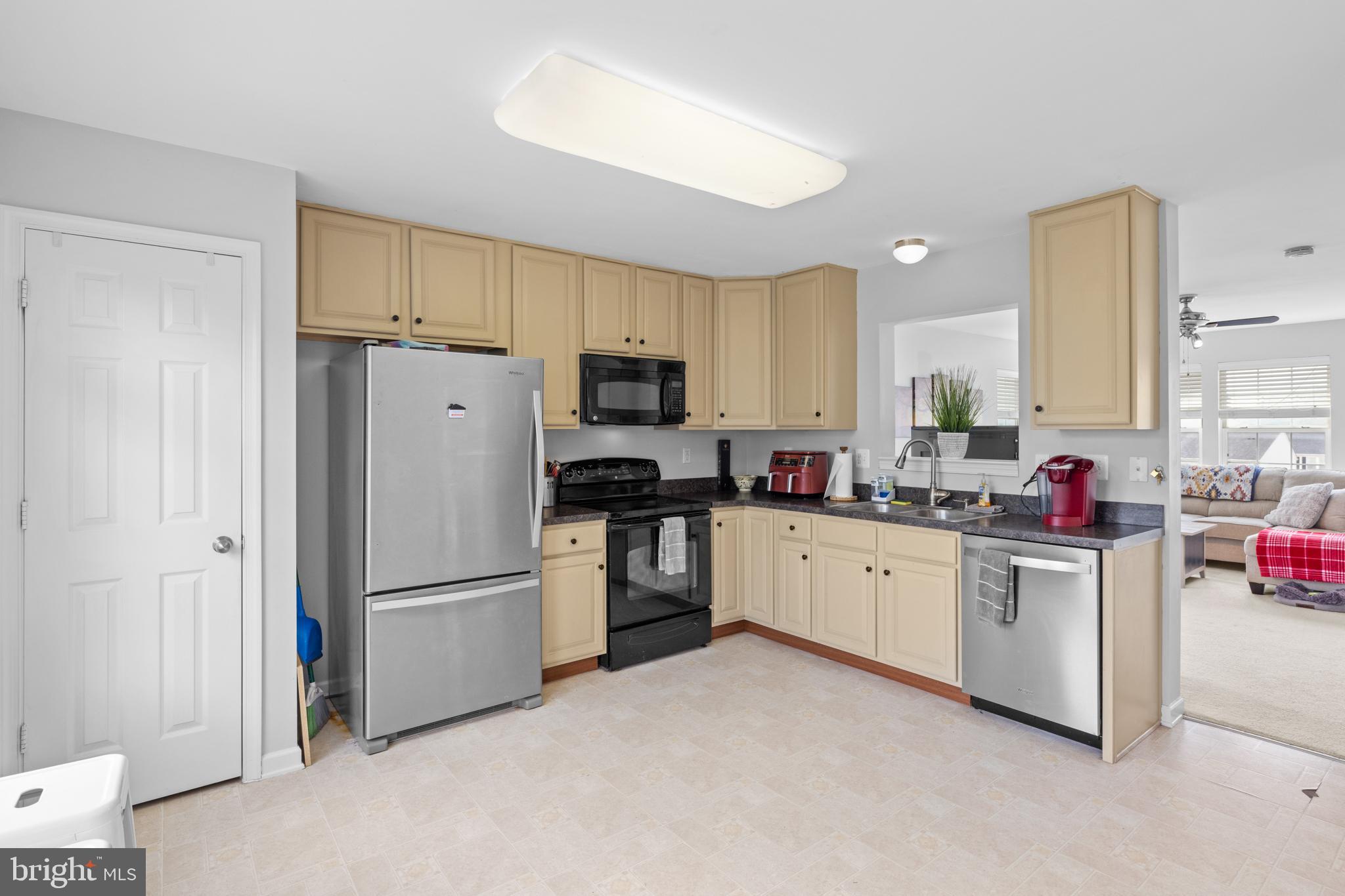 BROOKLAND MANOR - Residential