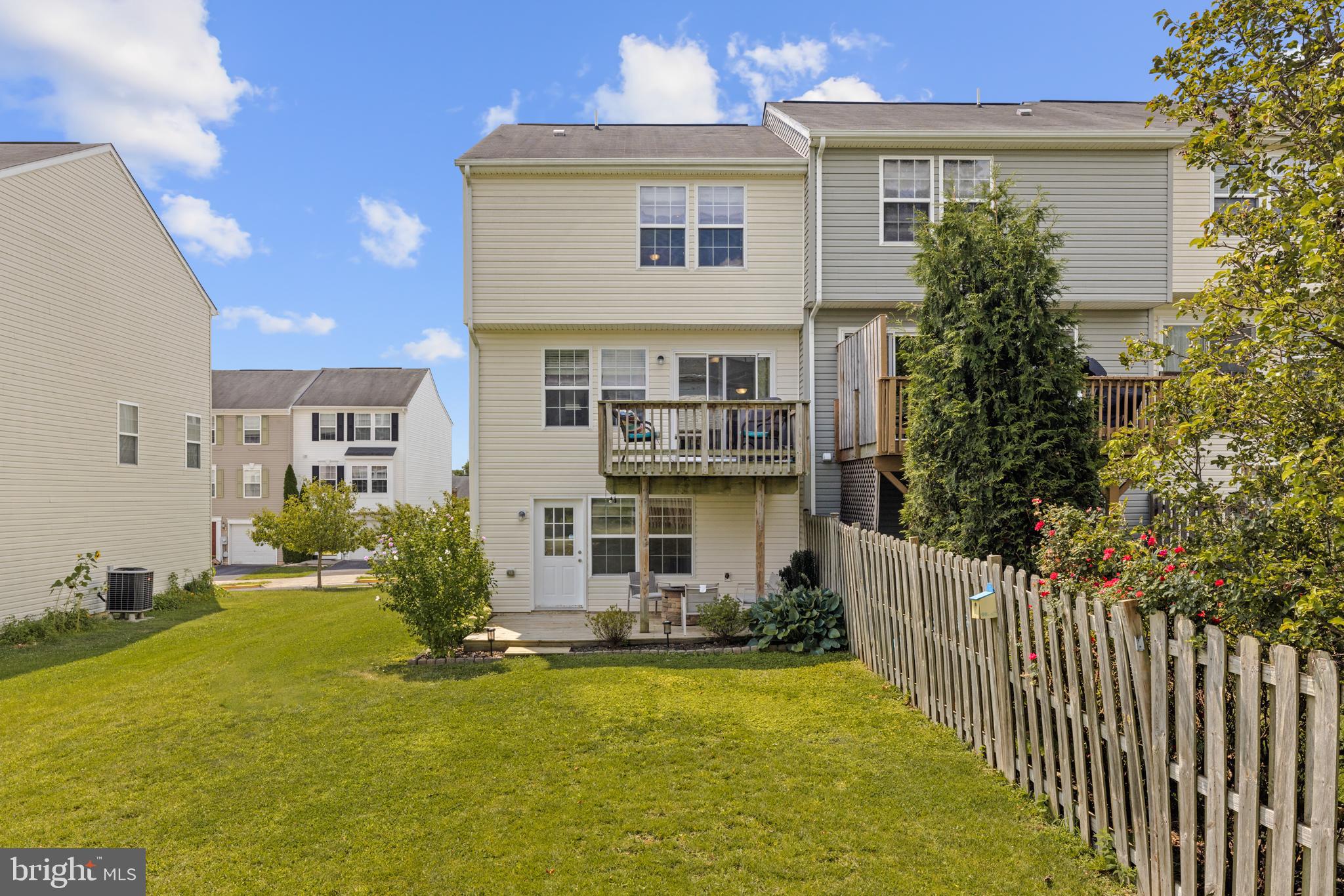 BROOKLAND MANOR - Residential