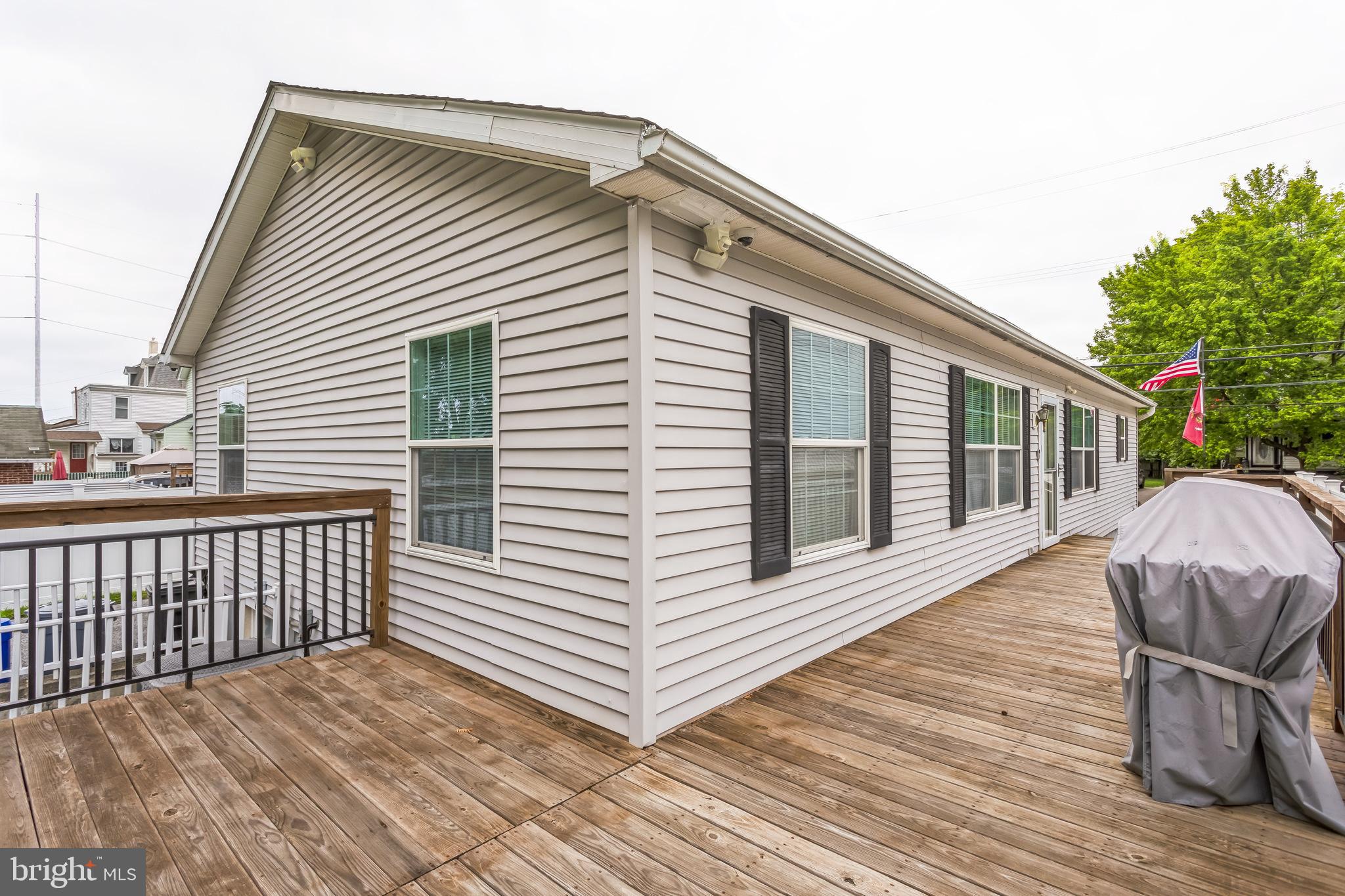 1622 AMOSLAND ROAD