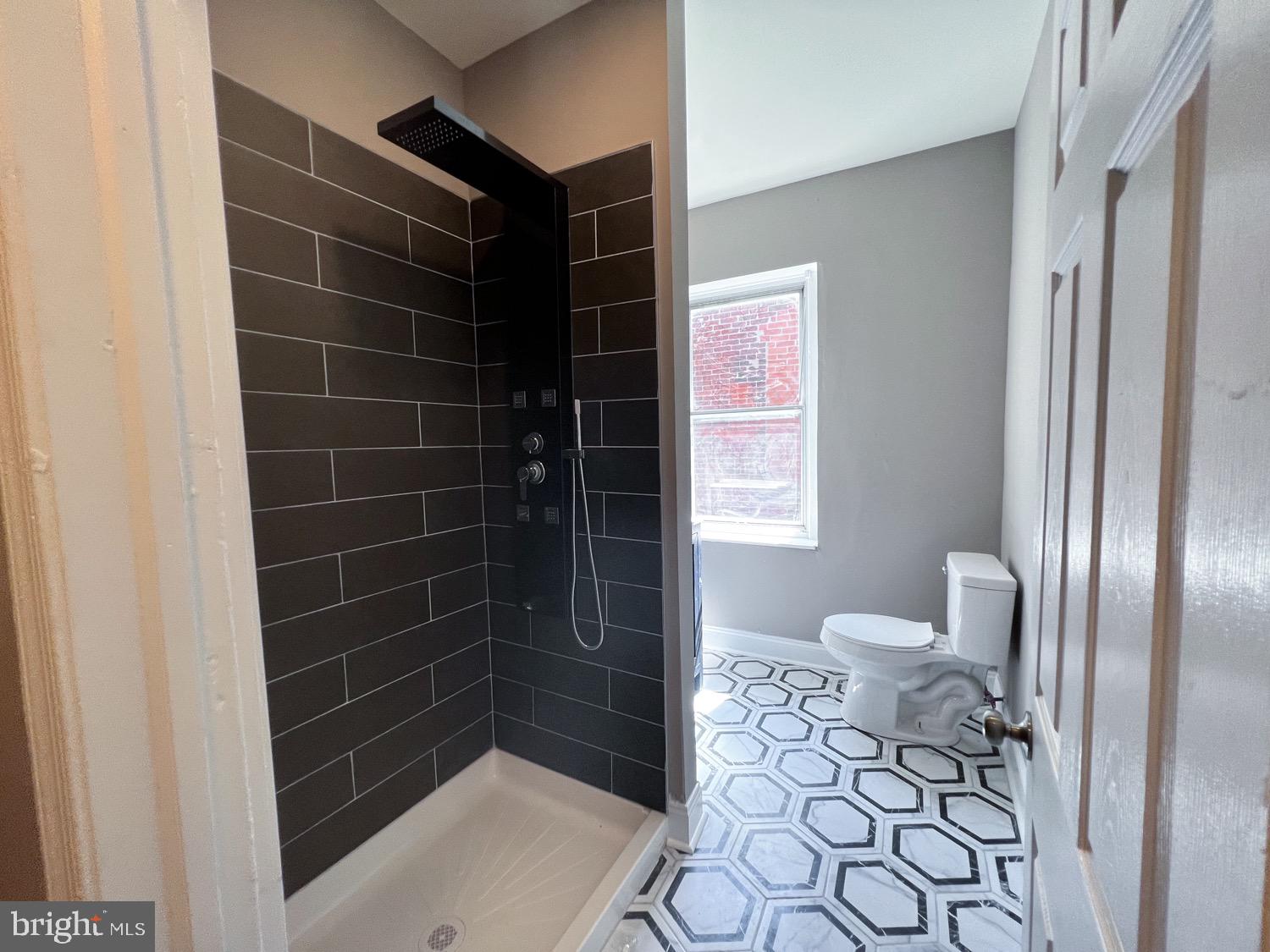 TEMPLE UNIVERSITY - Residential Lease