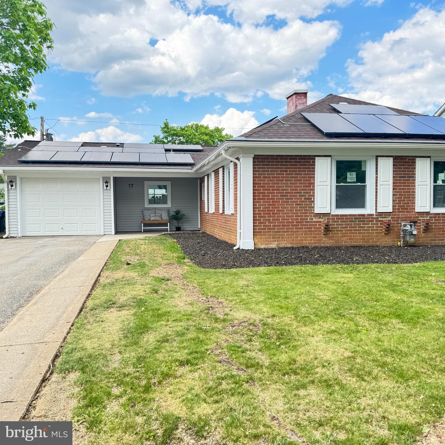 17 MEADOWLARK LANE
