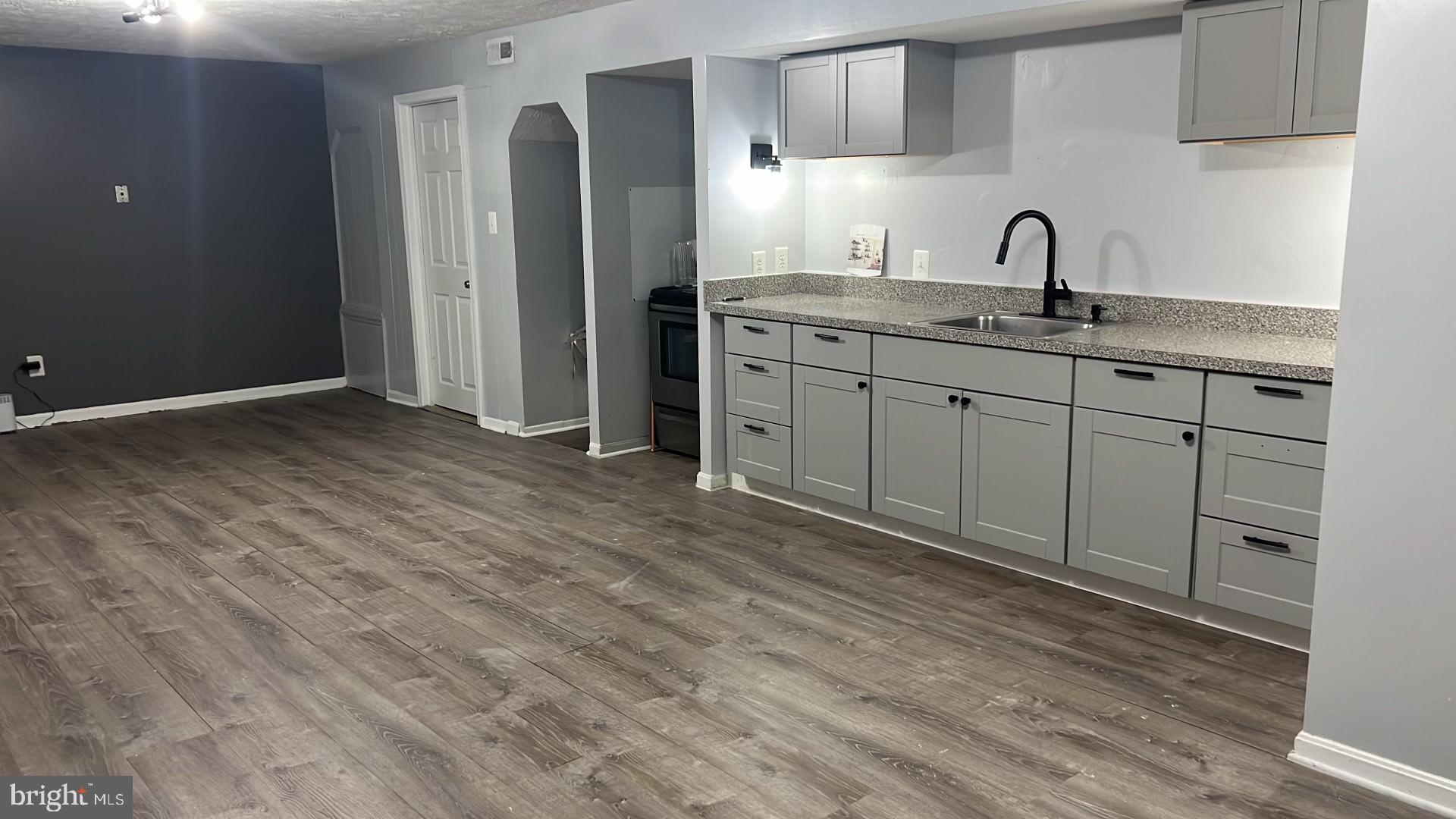 BROADMOORE HILLS - Residential Lease