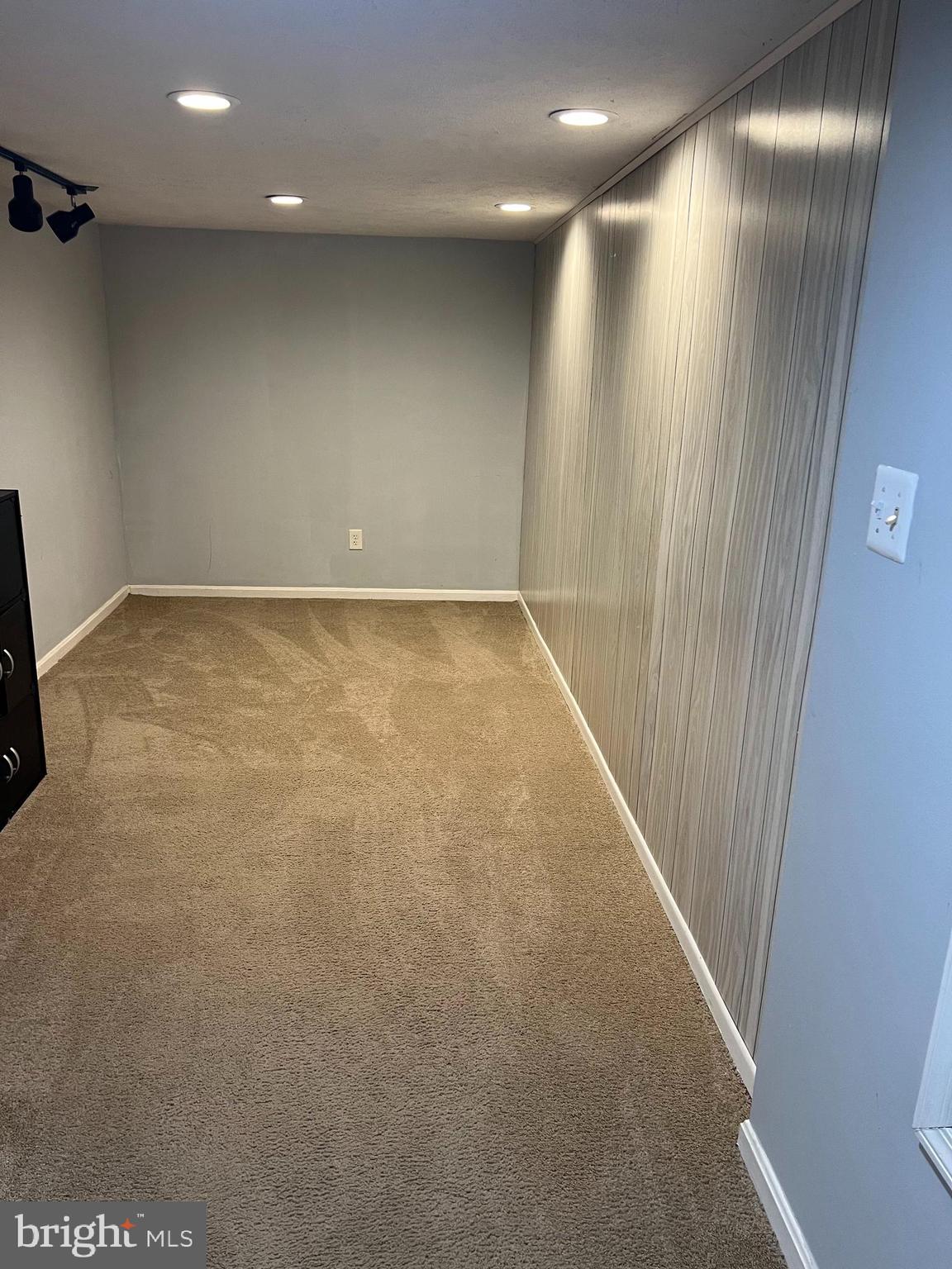 BROADMOORE HILLS - Residential Lease