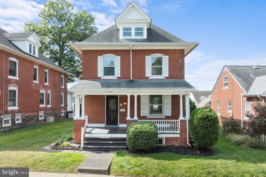 Photo of 24 Franklin Avenue, SOUDERTON, PA 18964 (MLS # PAMC2157246)