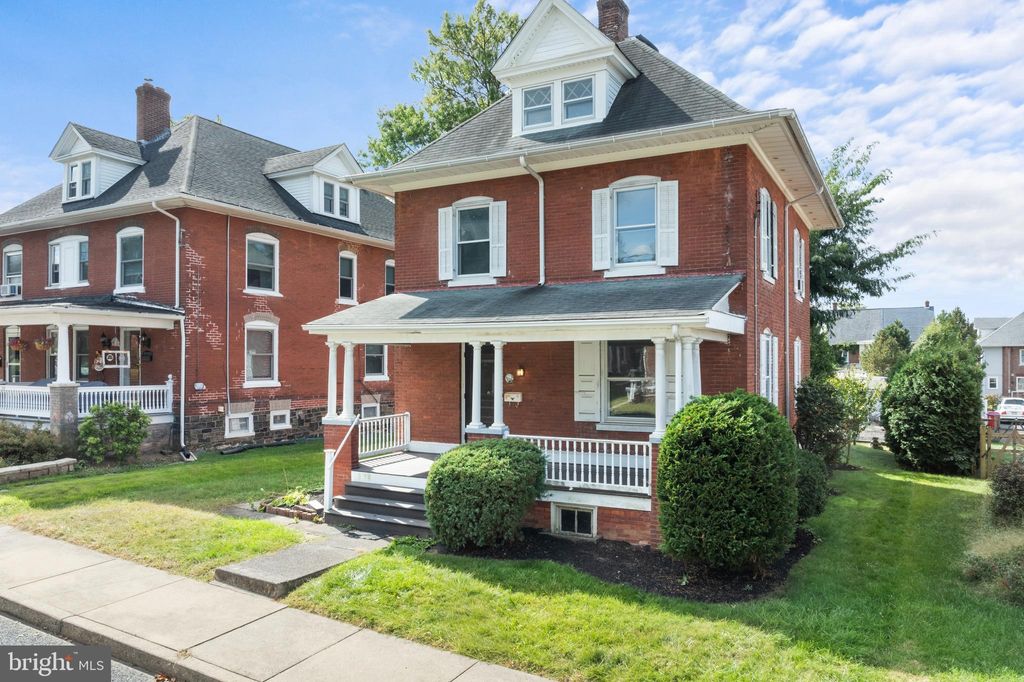 Photo of 24 Franklin Avenue, SOUDERTON, PA 18964 (MLS # PAMC2157246)