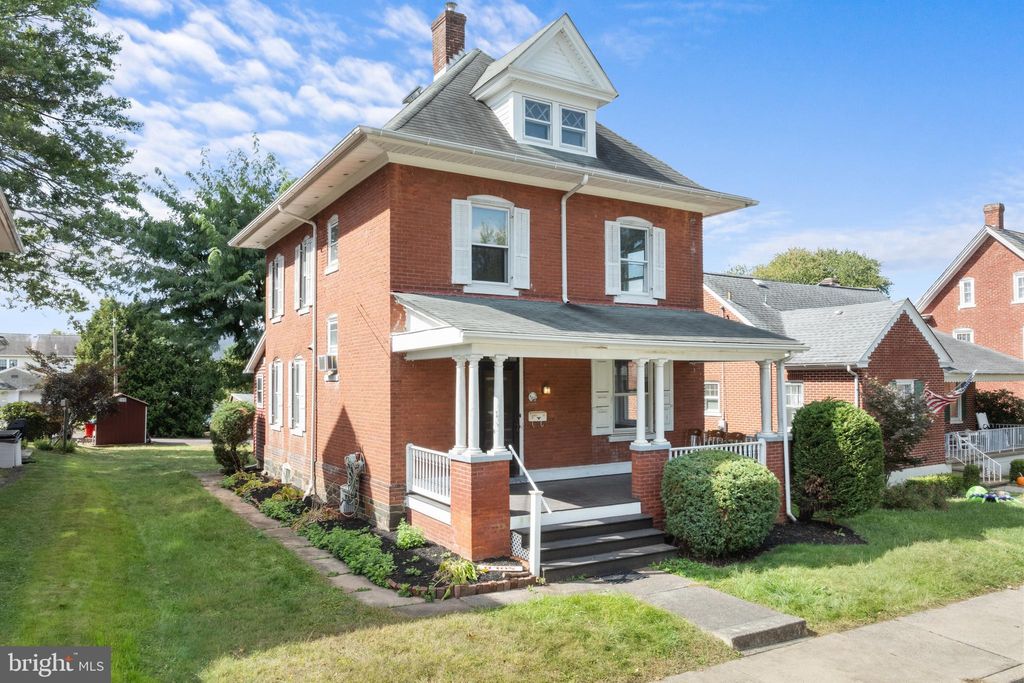 Photo of 24 Franklin Avenue, SOUDERTON, PA 18964 (MLS # PAMC2157246)