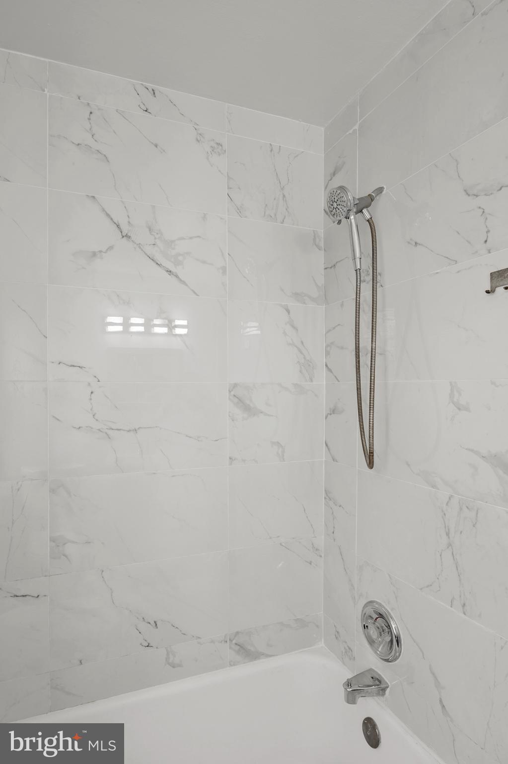 NORTHWOOD - Residential Lease