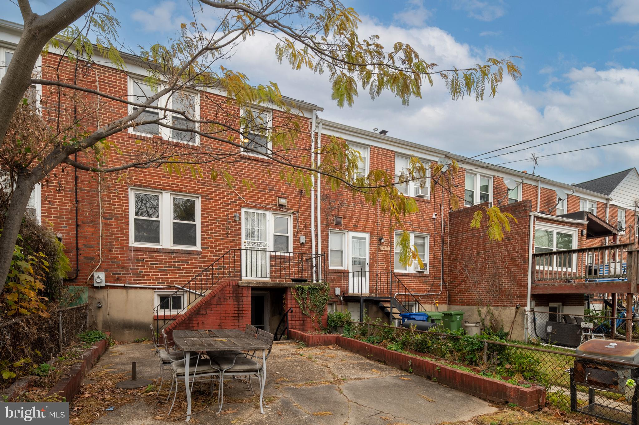 NORTHWOOD - Residential Lease