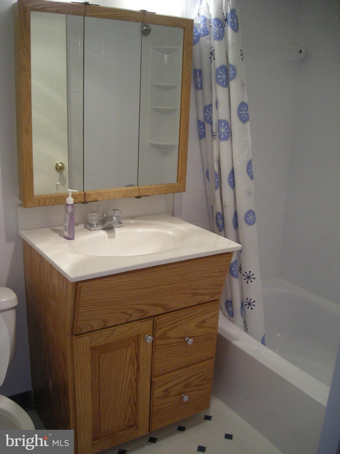 TIMBERLANE VILLAGE GARDEN CONDOMINIUMS - Residential Lease