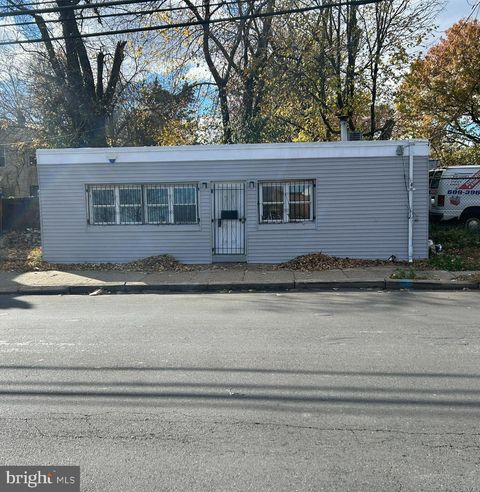 Photo of 393 - Rear Brunswick Avenue, TRENTON, NJ 08618 (MLS # NJME2070066)