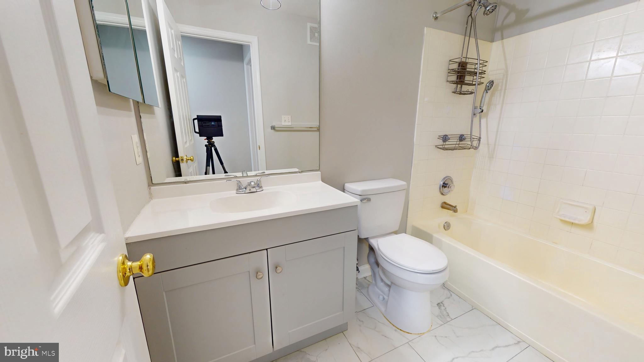 BELMONT GREENE - Residential Lease