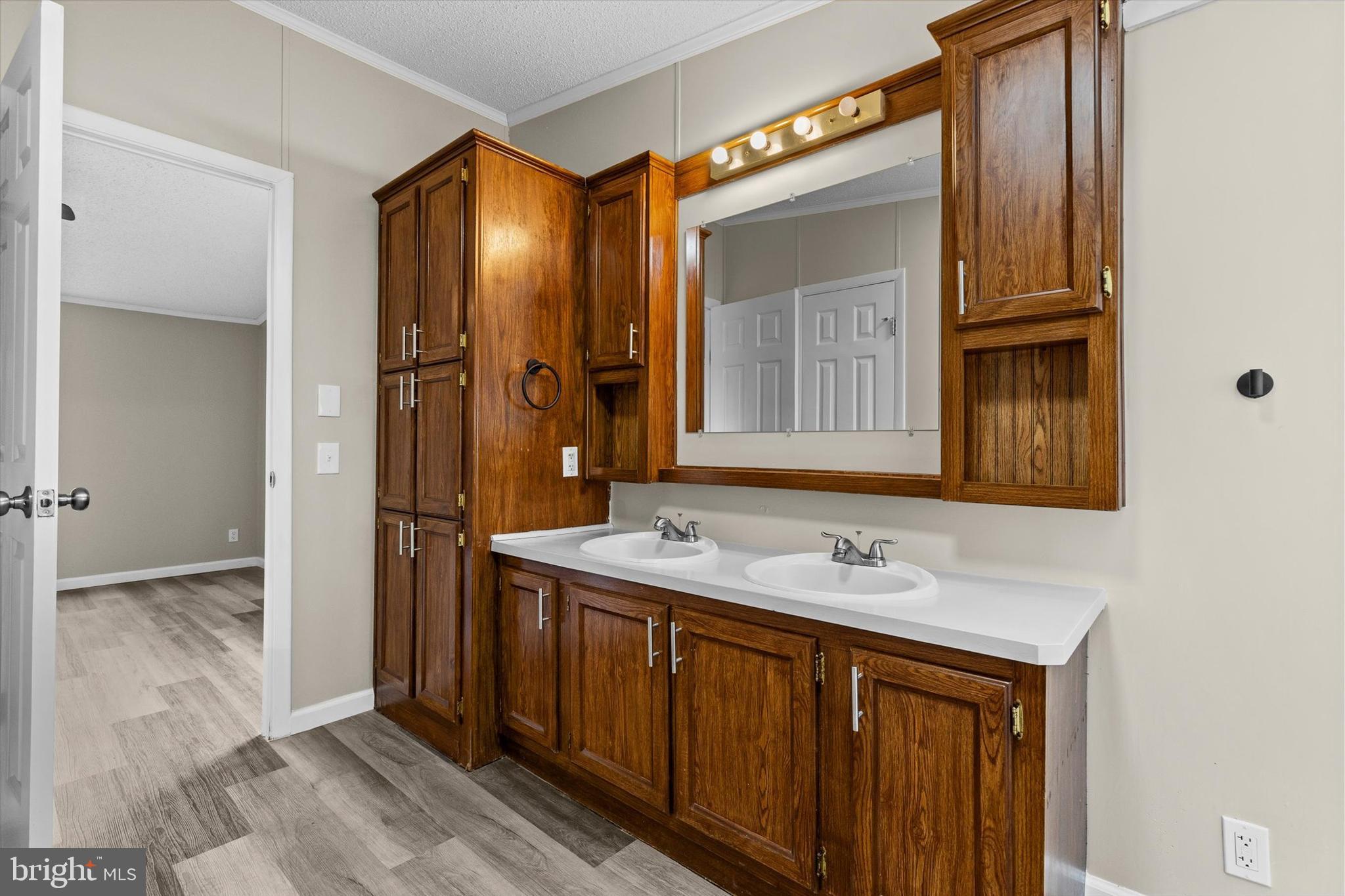 MEADOWVIEW PARK ESTATES - Residential