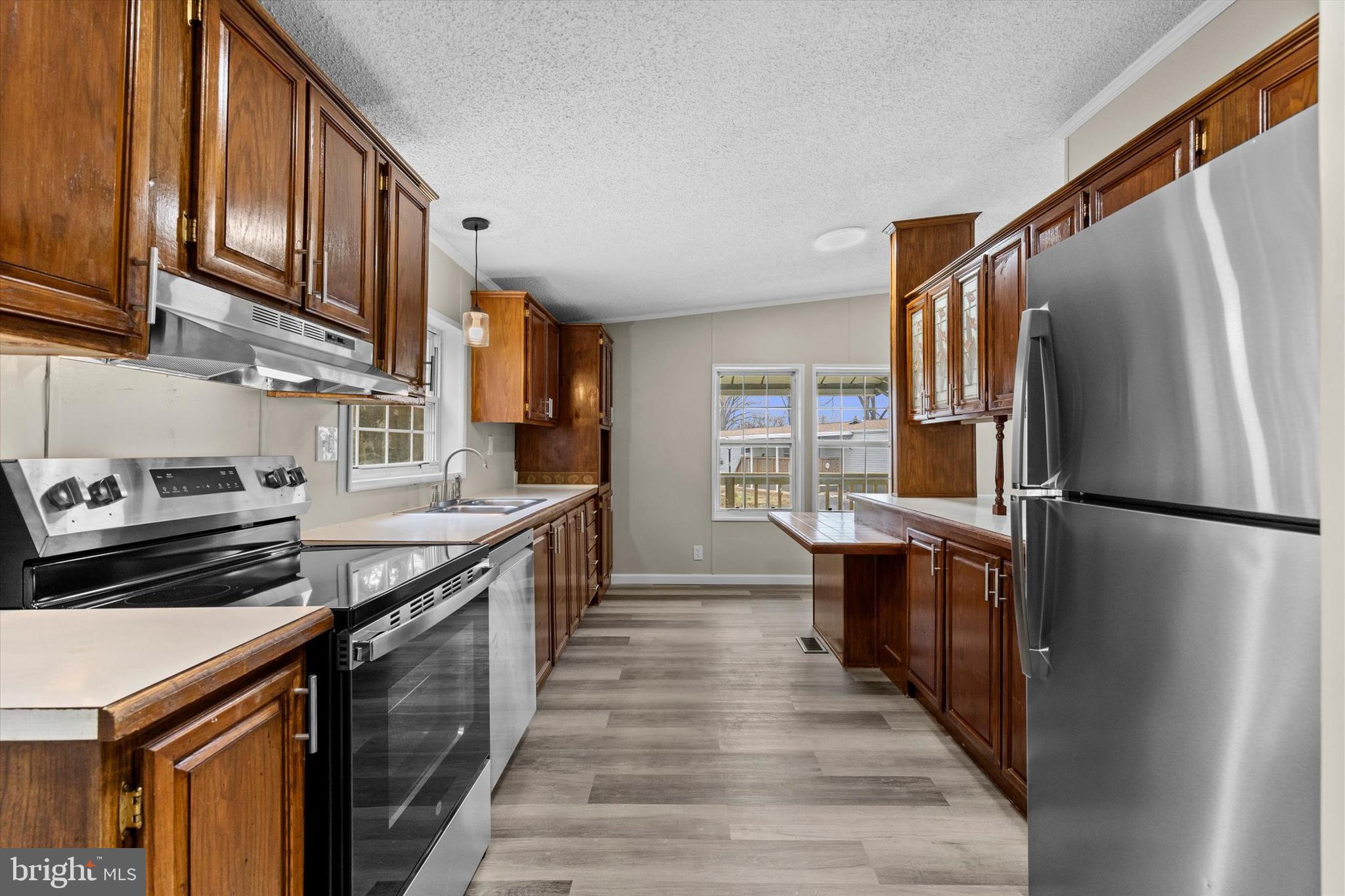 MEADOWVIEW PARK ESTATES - Residential