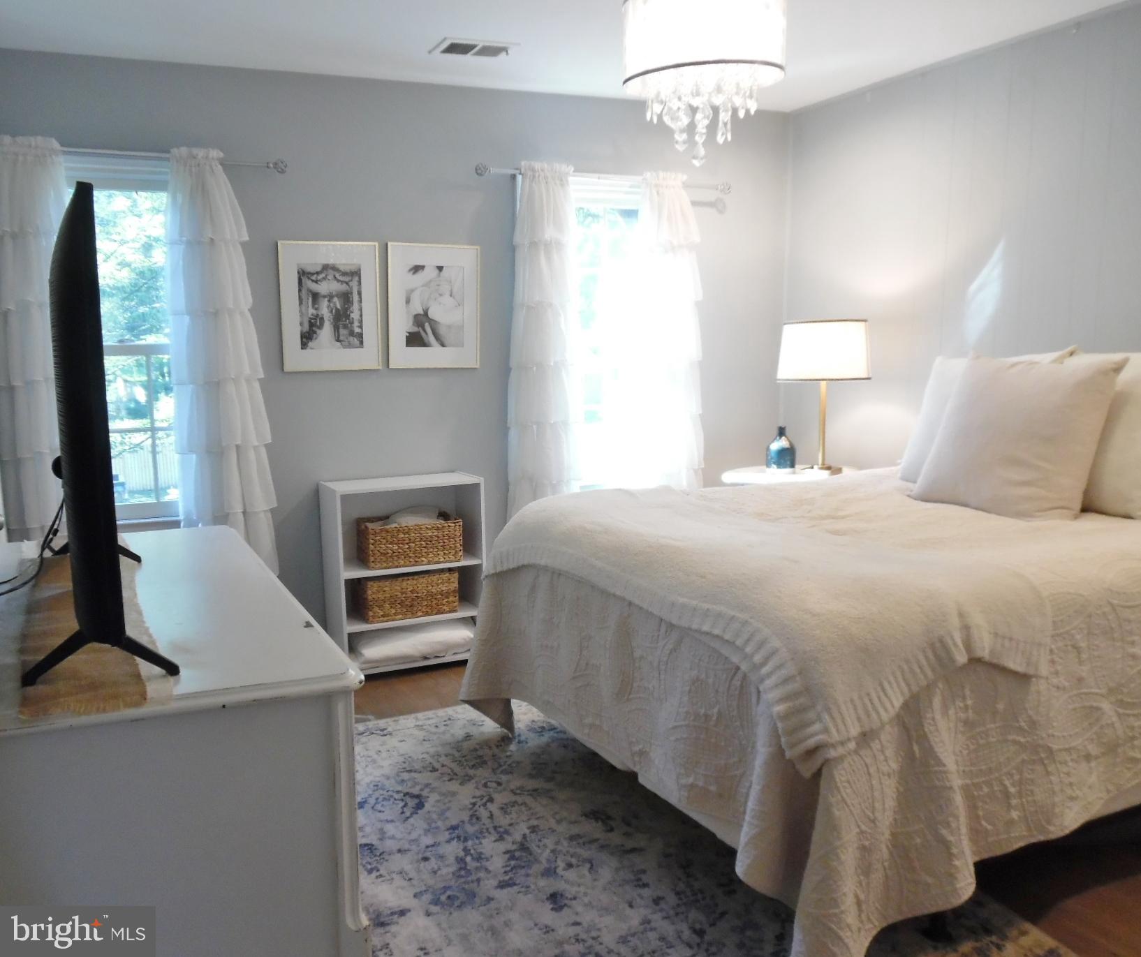 ANCIENT OAK - Residential