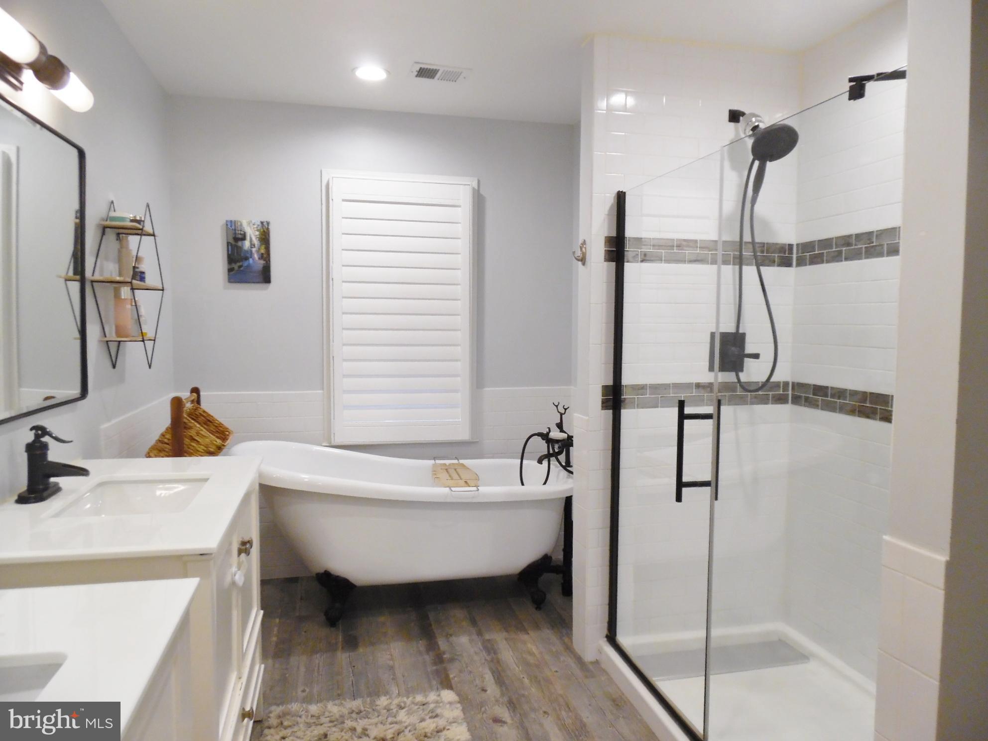 ANCIENT OAK - Residential