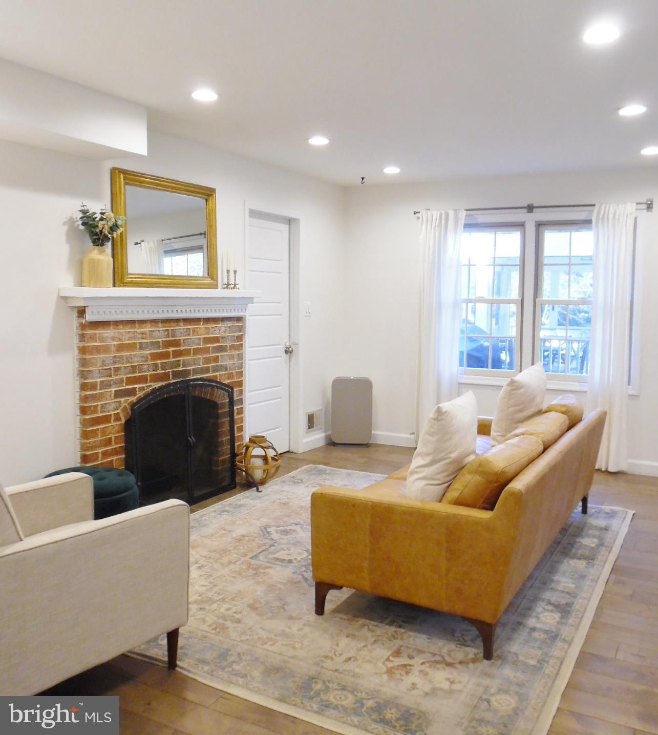 ANCIENT OAK - Residential