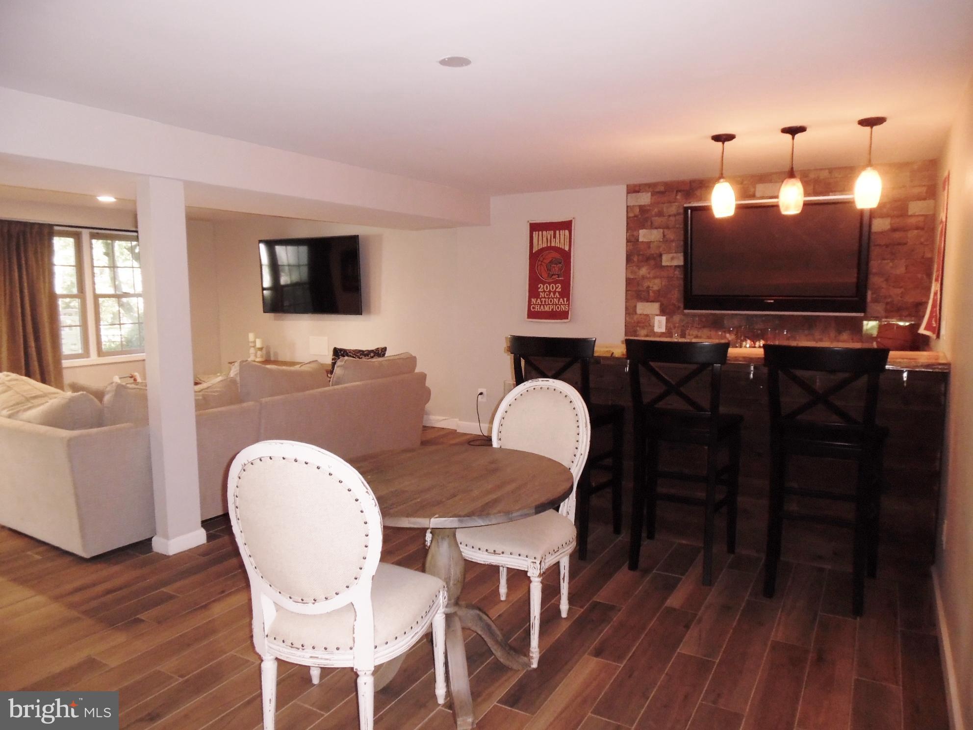 ANCIENT OAK - Residential