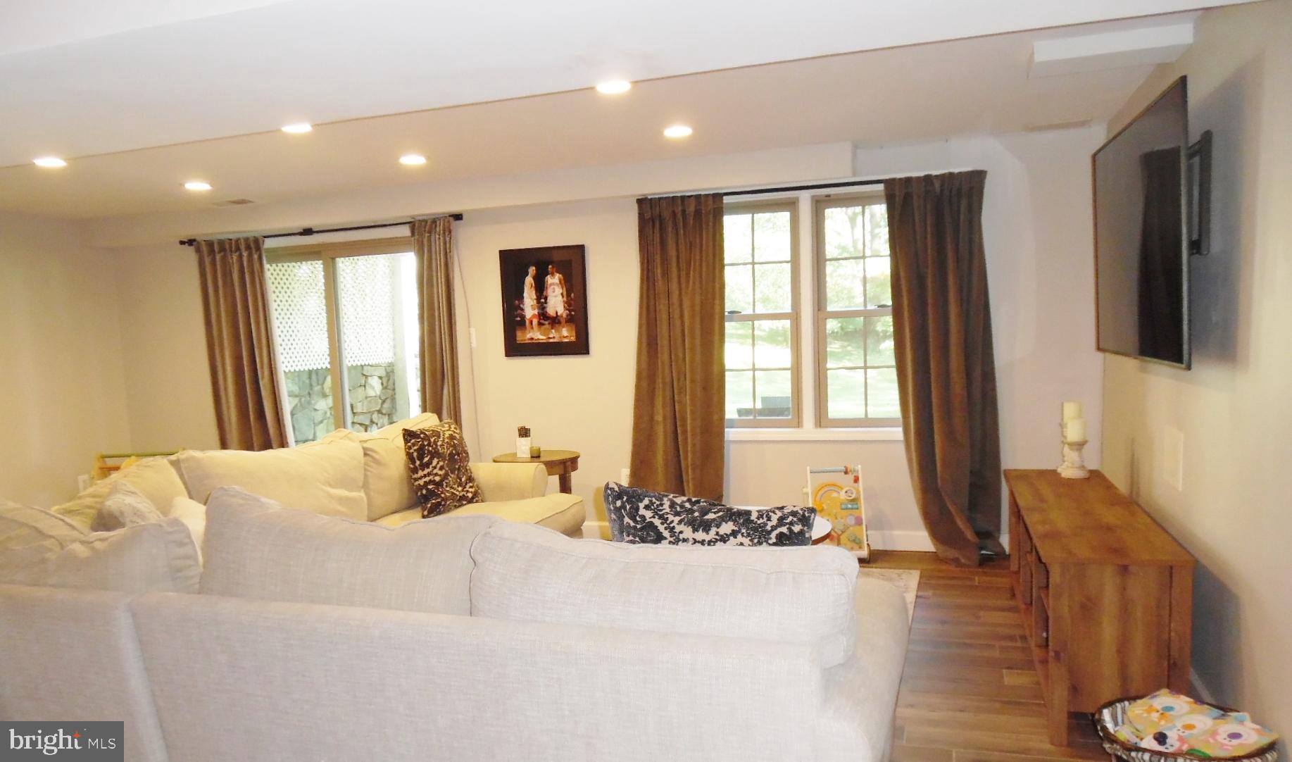 ANCIENT OAK - Residential