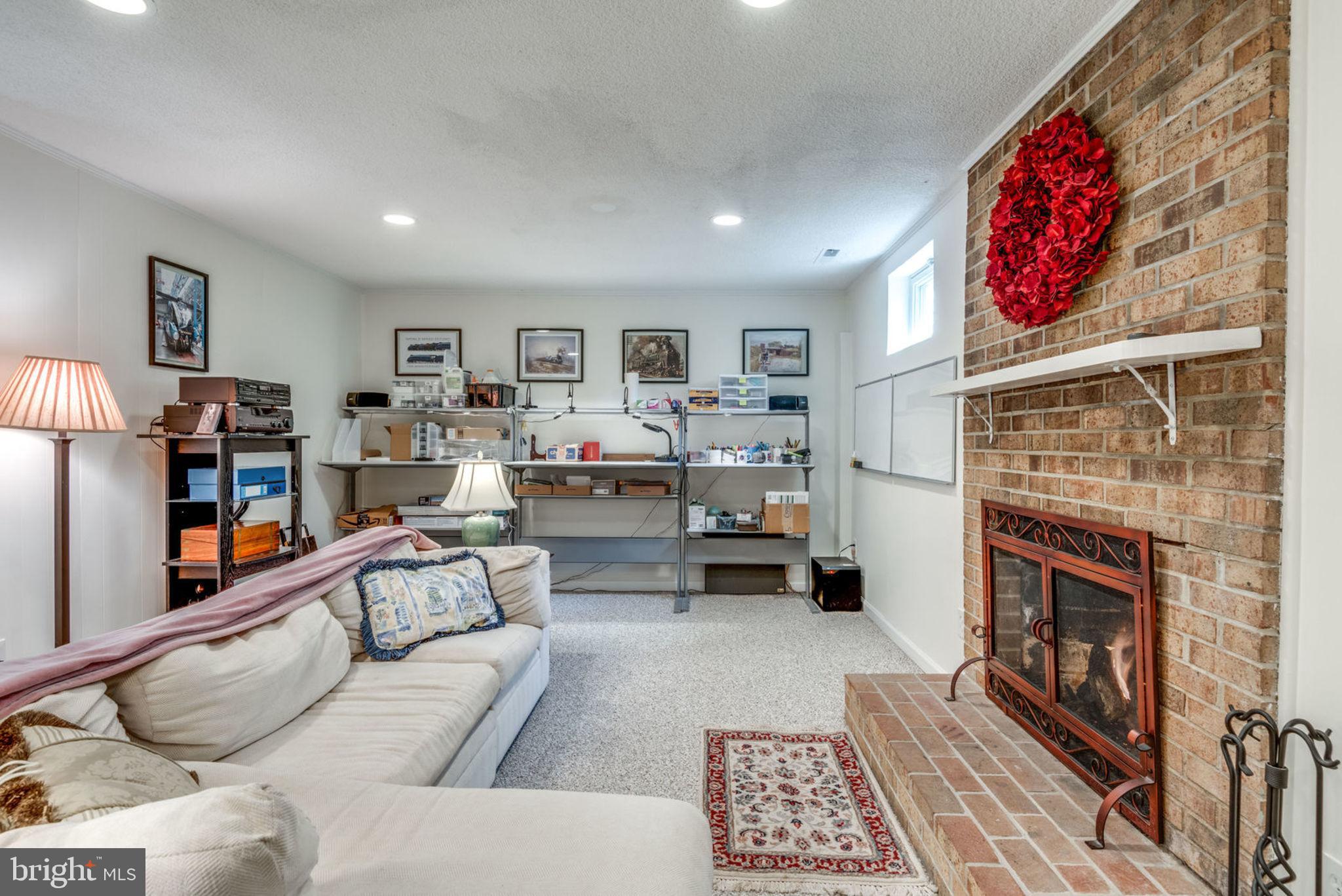 HALLCREST HEIGHTS - Residential