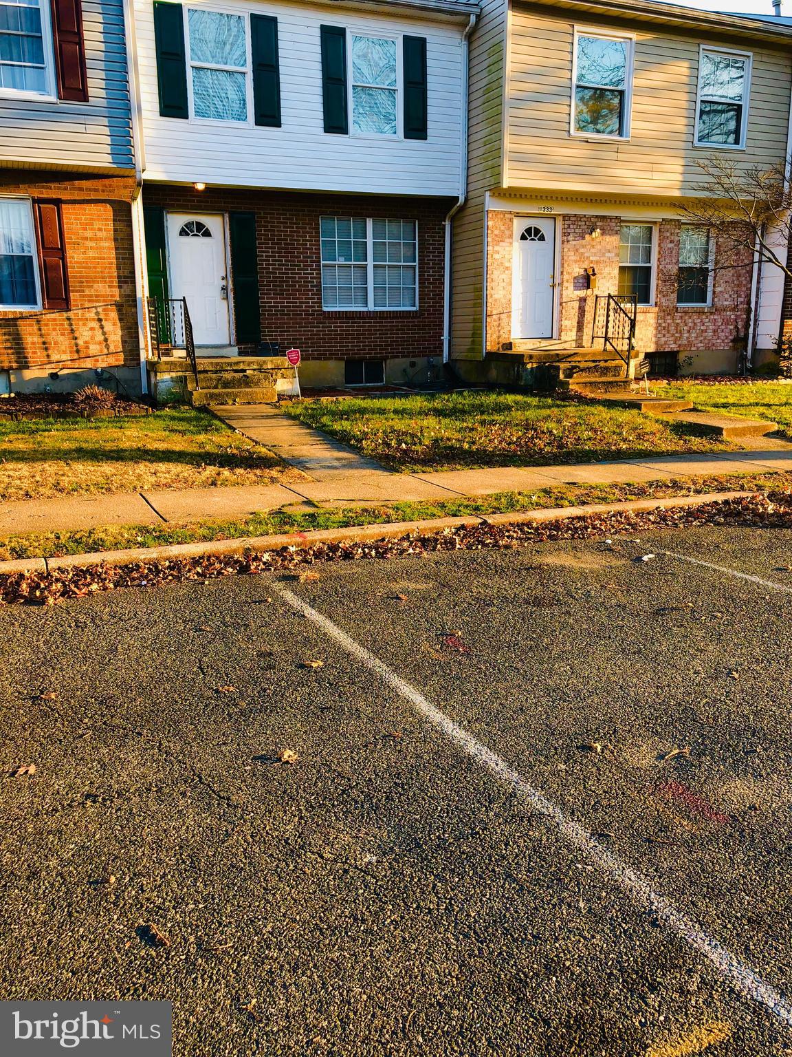 HARFORD SQUARE - Residential Lease