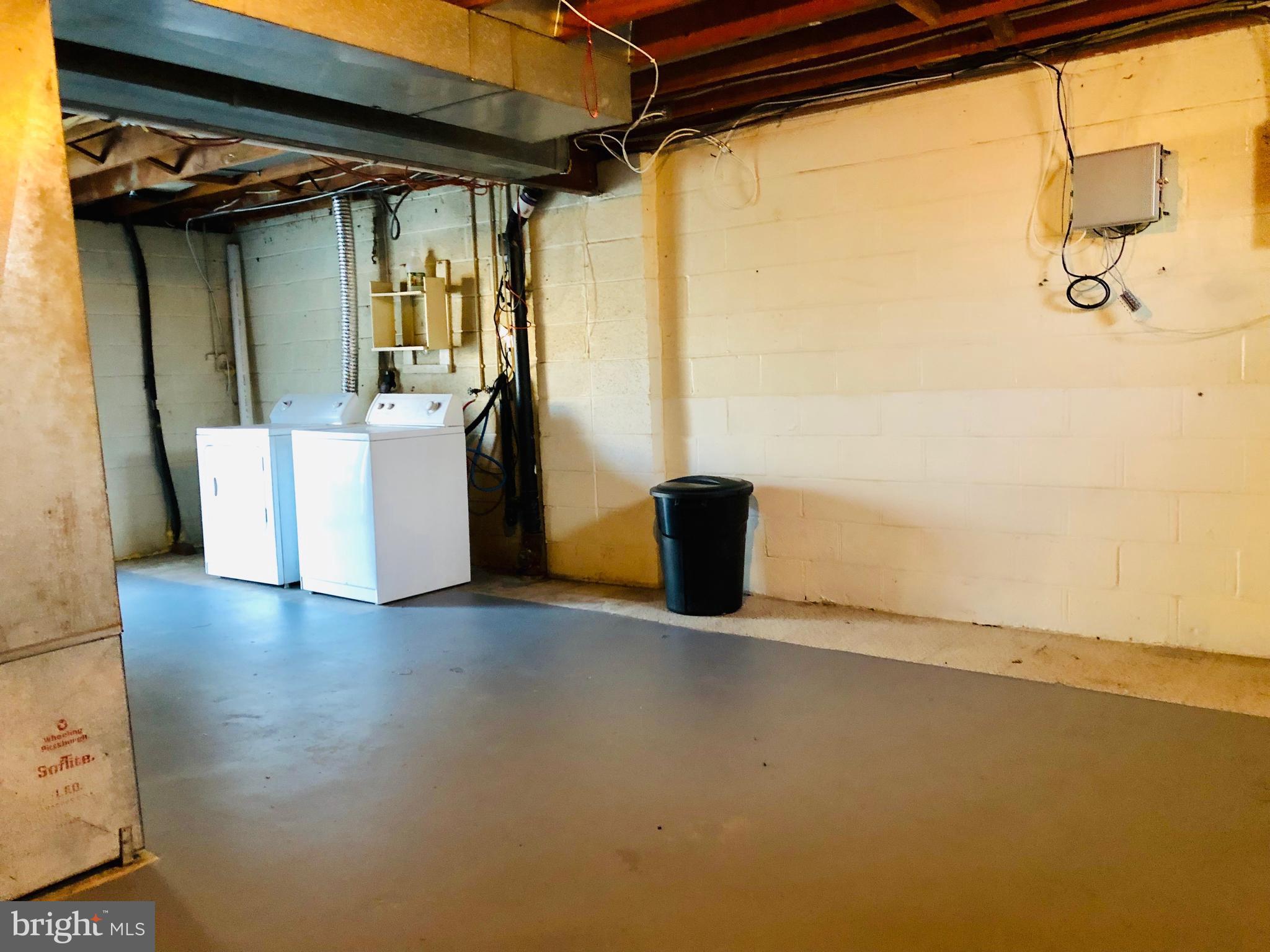 HARFORD SQUARE - Residential Lease