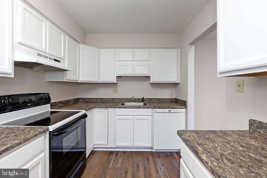 BERKELEY VILLAGE - Residential