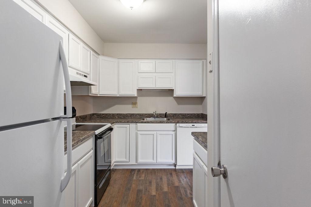 BERKELEY VILLAGE - Residential