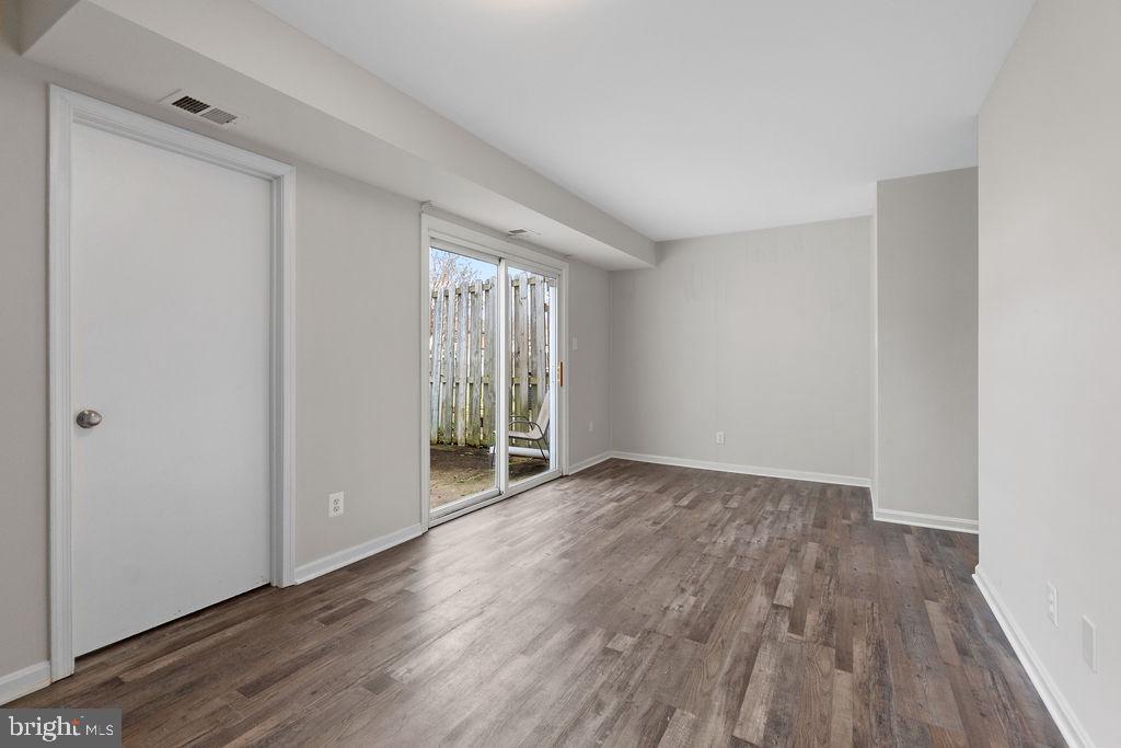 BERKELEY VILLAGE - Residential