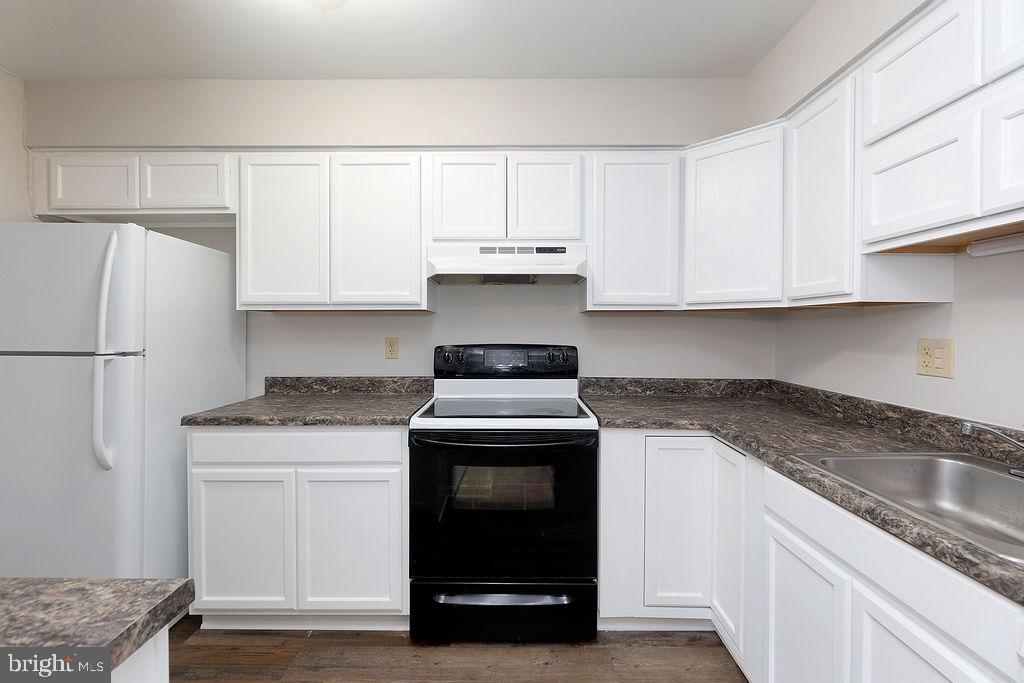 BERKELEY VILLAGE - Residential