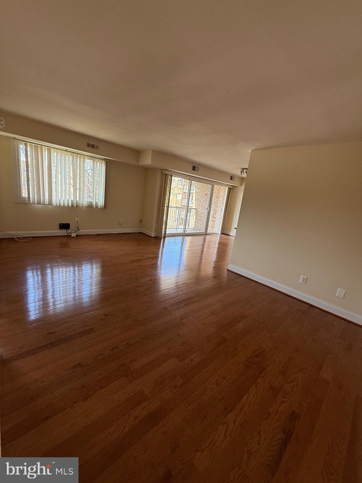 YORKTOWNE SQUARE - Residential Lease