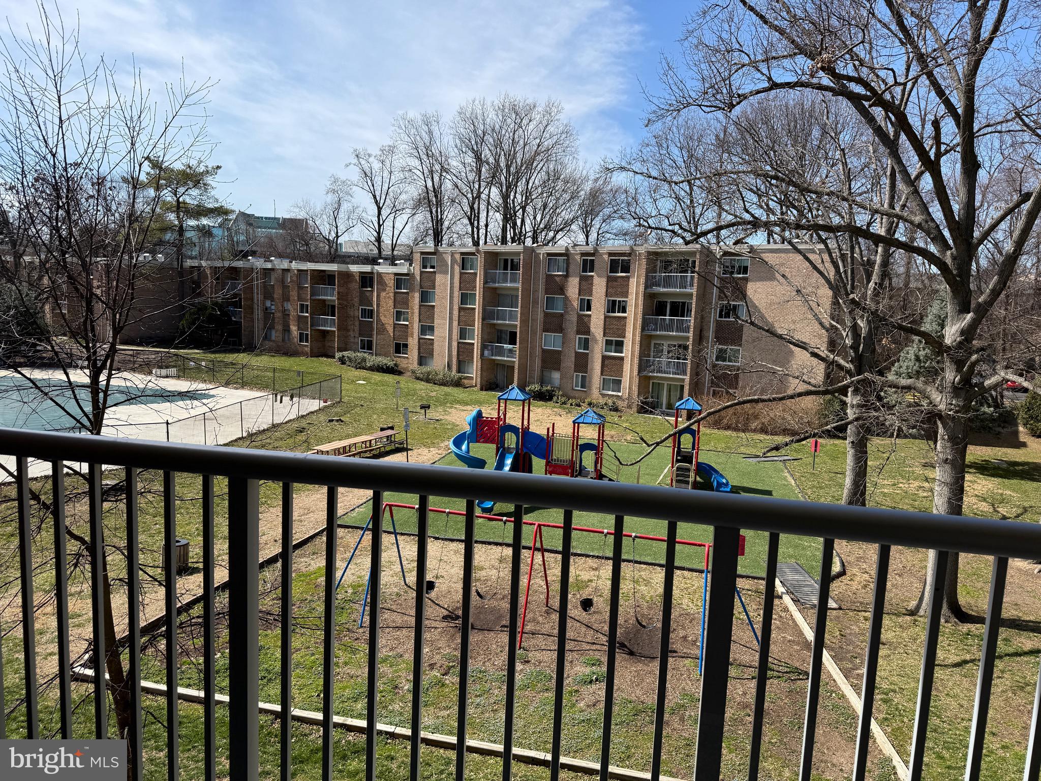 YORKTOWNE SQUARE - Residential Lease