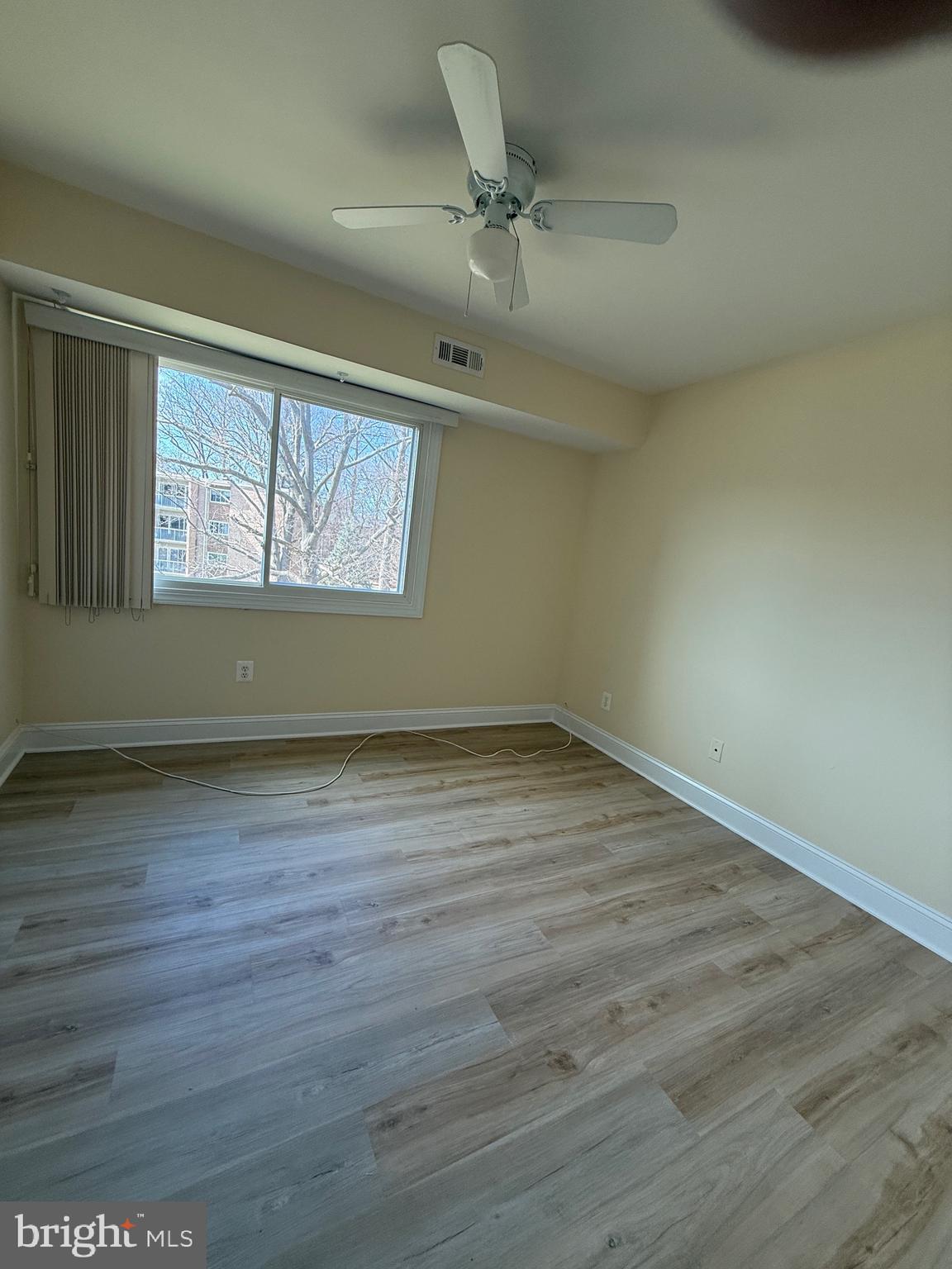 YORKTOWNE SQUARE - Residential Lease