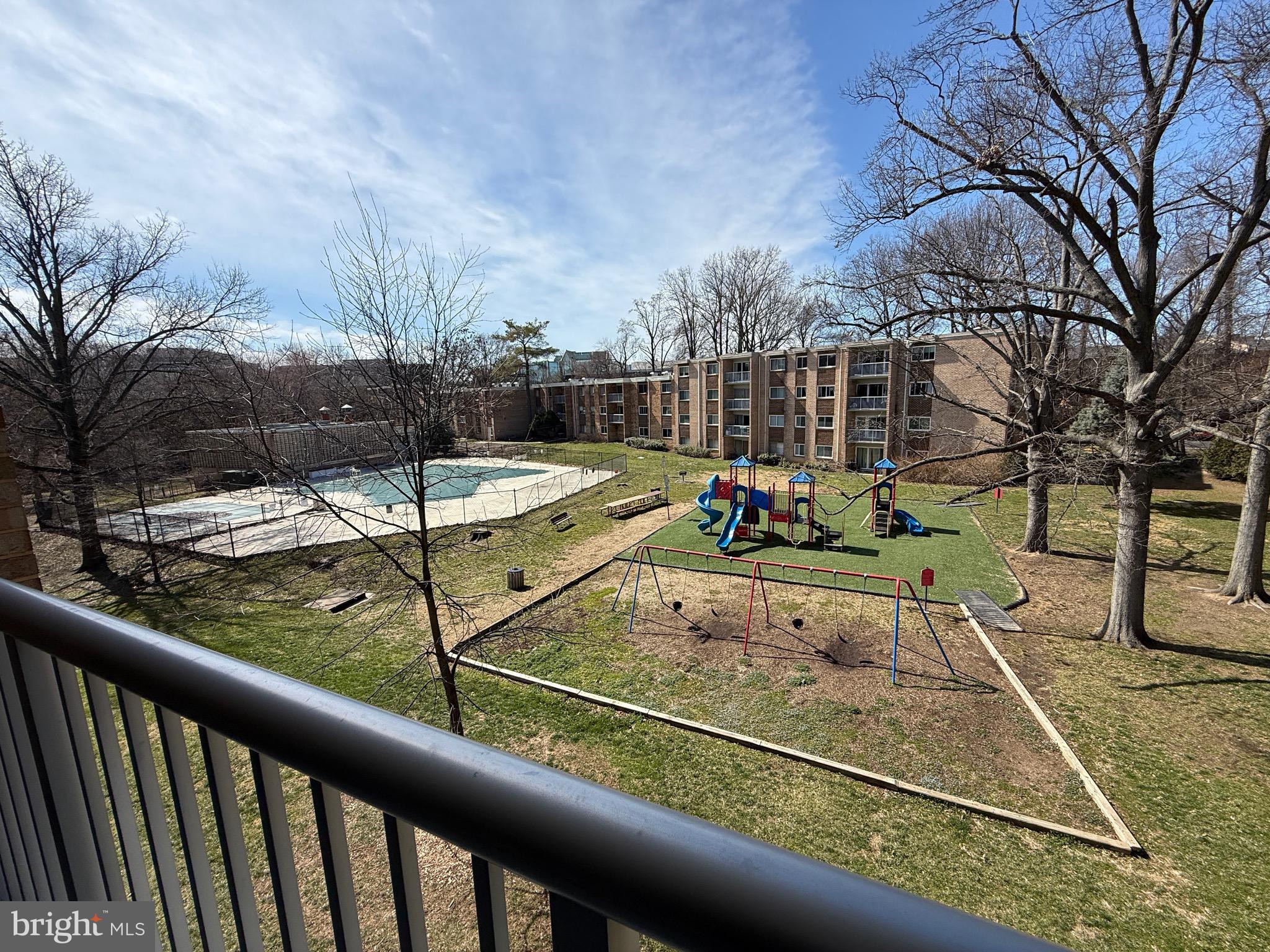 YORKTOWNE SQUARE - Residential Lease