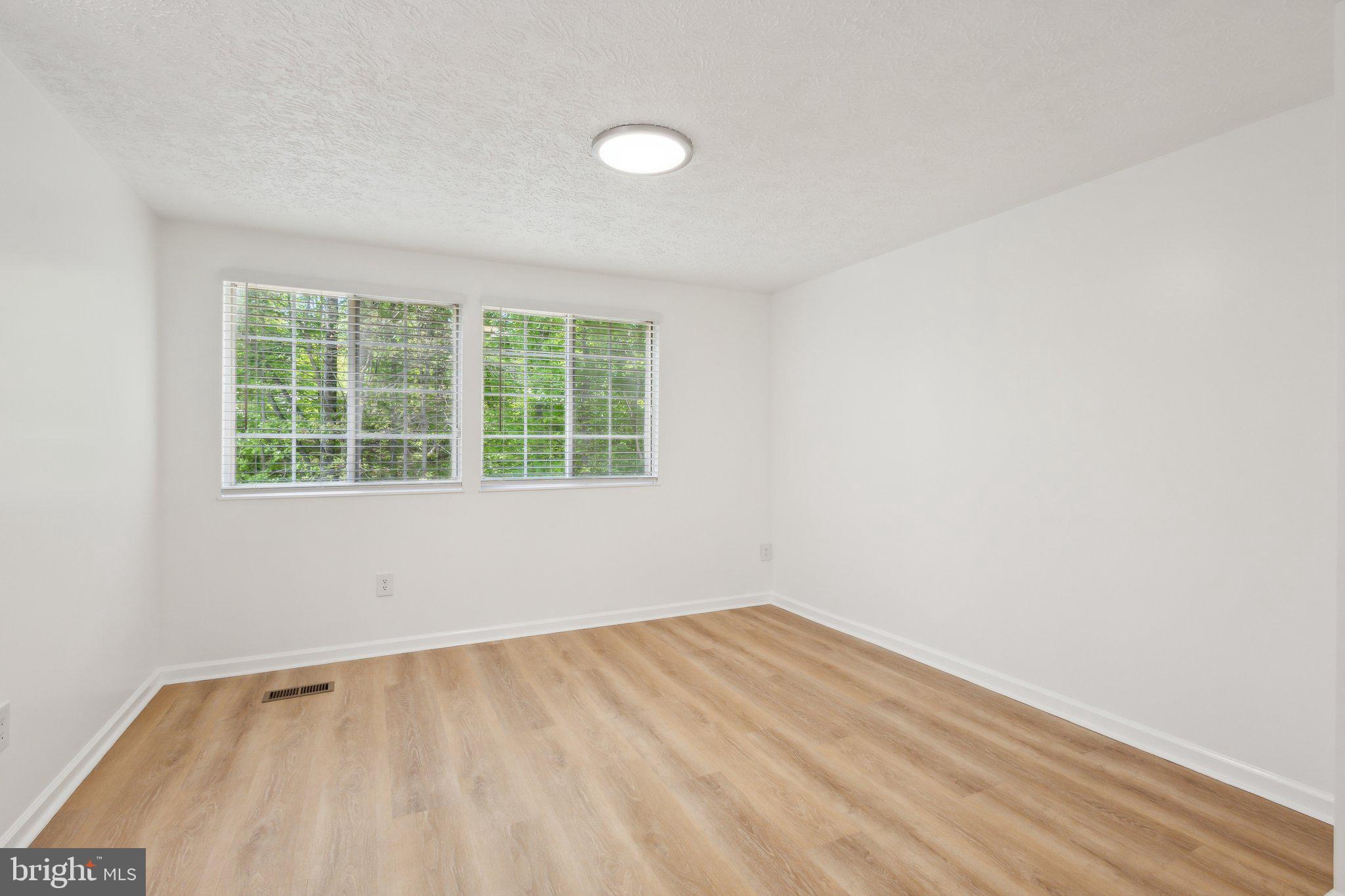 POHICK VILLAGE - Residential Lease