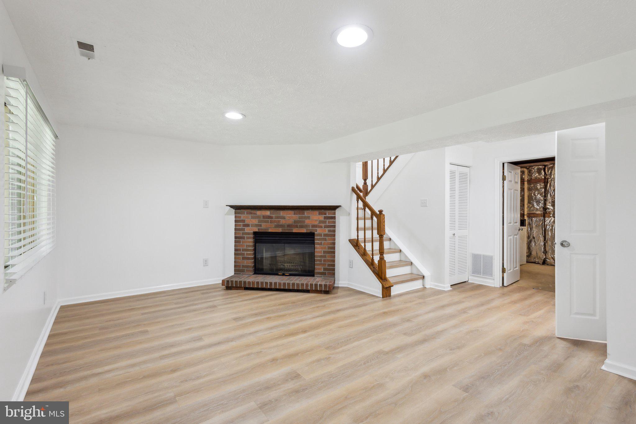 POHICK VILLAGE - Residential Lease