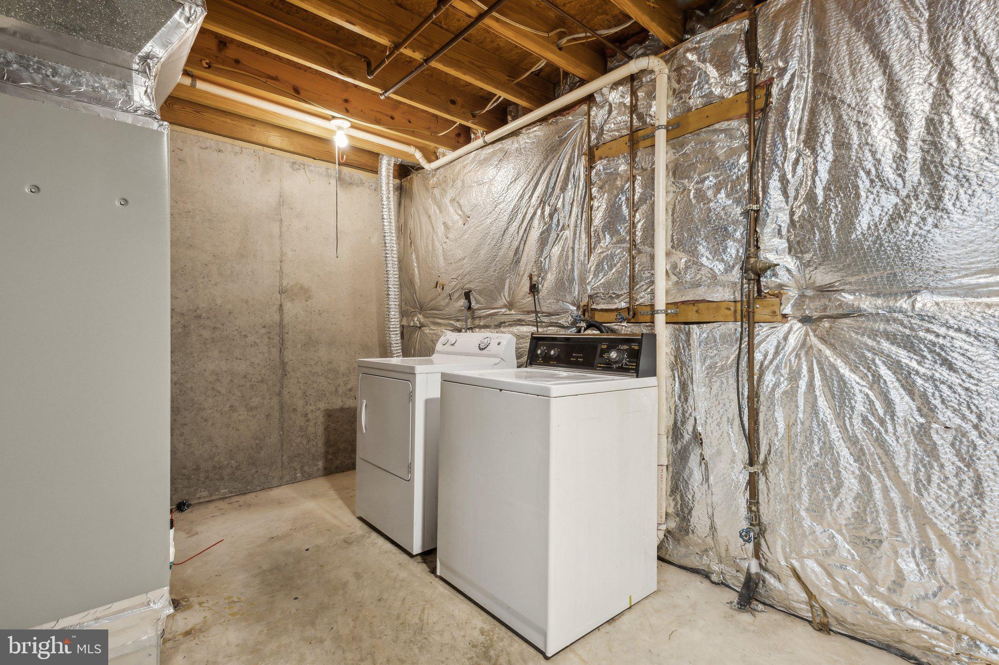 POHICK VILLAGE - Residential Lease