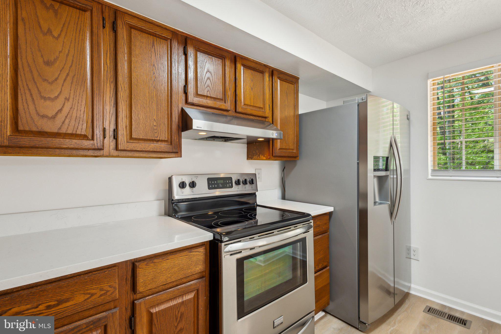 POHICK VILLAGE - Residential Lease