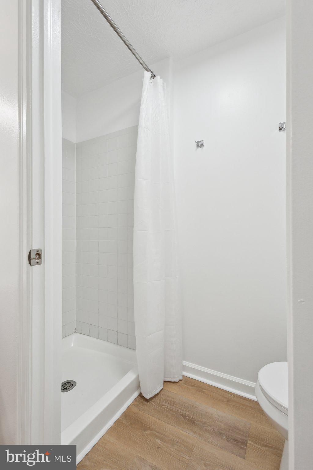 POHICK VILLAGE - Residential Lease