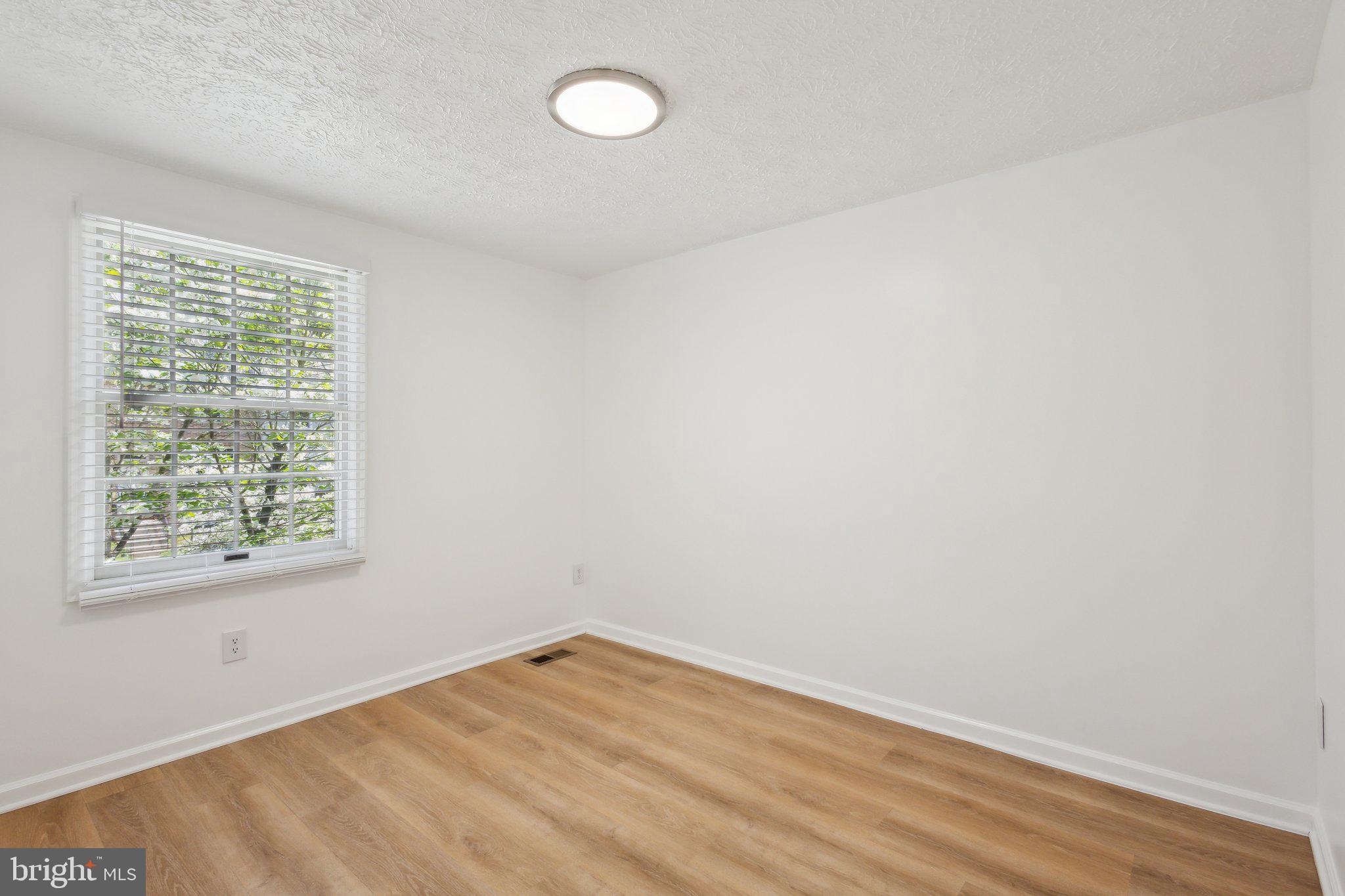 POHICK VILLAGE - Residential Lease